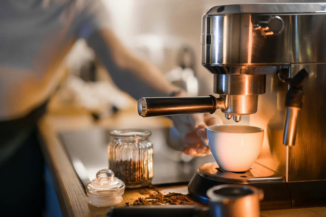 A specialty coffee counter with espresso machines, cafe-style.